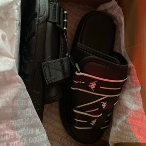 Kappa Slides/black and white/